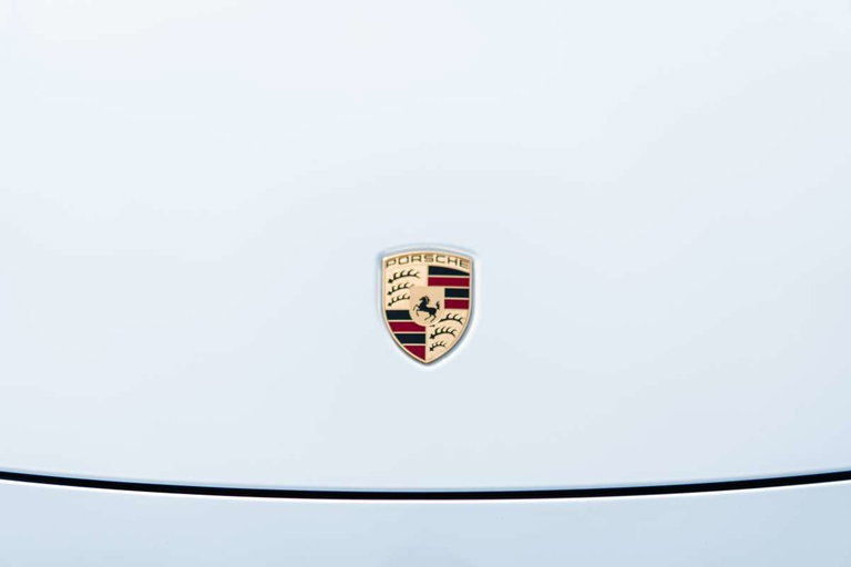 Porsche 992 Carrera
