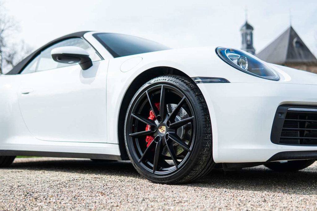 Porsche 992 Carrera