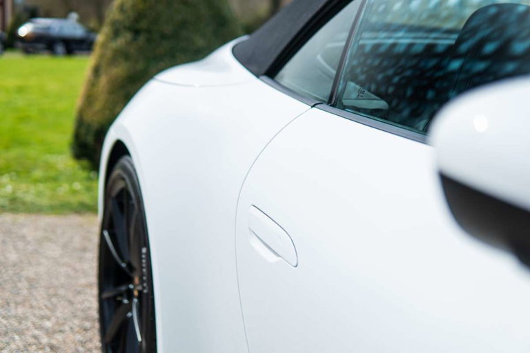 Porsche 992 Carrera