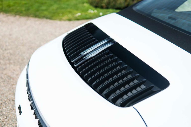 Porsche 992 Carrera