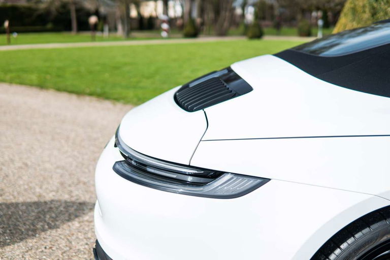 Porsche 992 Carrera