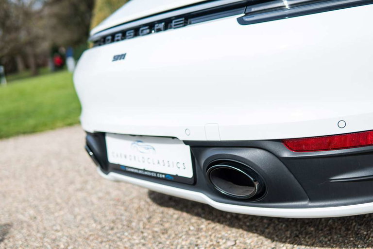 Porsche 992 Carrera
