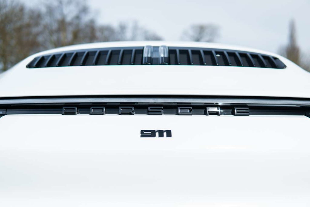 Porsche 992 Carrera