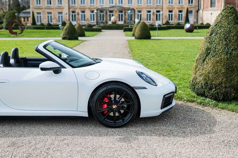 Porsche 992 Carrera
