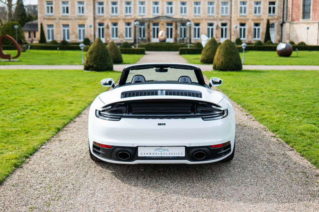 Porsche 992 Carrera
