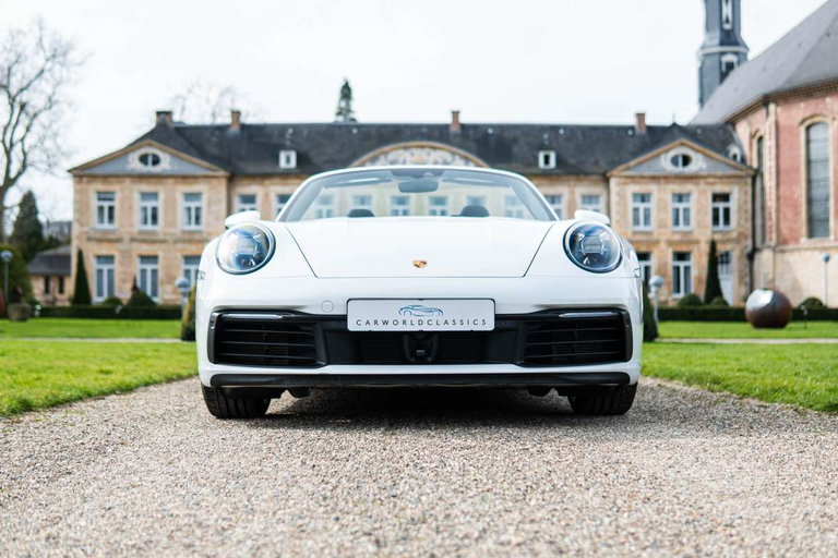 Porsche 992 Carrera