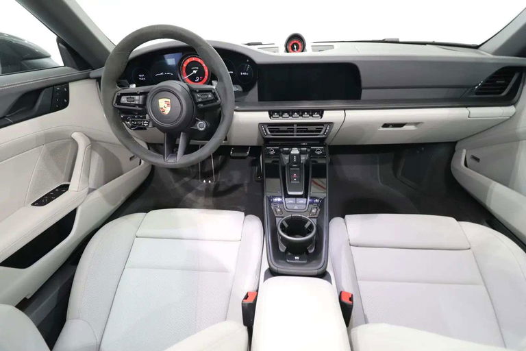 Porsche 992 Carrera GTS