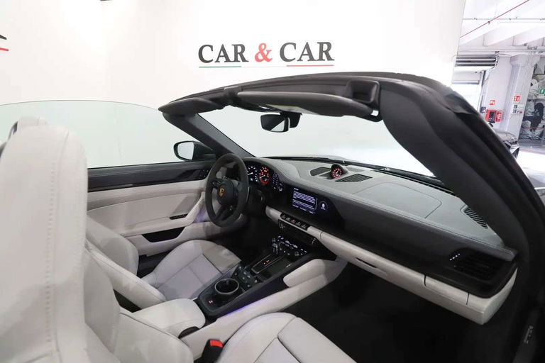 Porsche 992 Carrera GTS