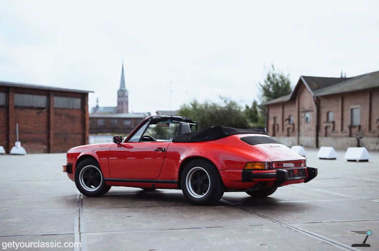 Porsche 911 Carrera 3.2 (US)