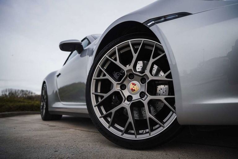 Porsche 992 Carrera 4S