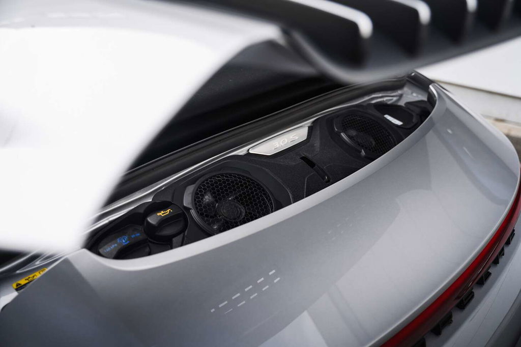 Porsche 992 Carrera 4S