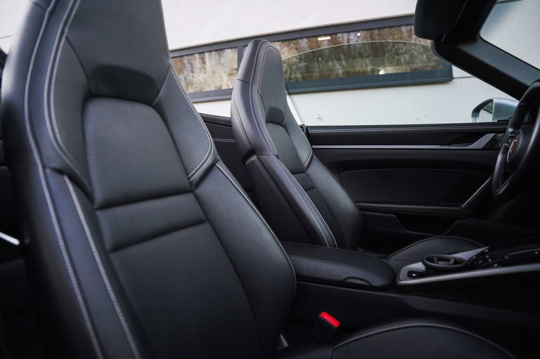 Porsche 992 Carrera 4S