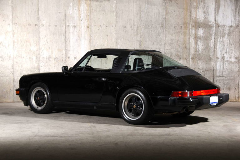 Porsche 911 Carrera 3.2 (US)