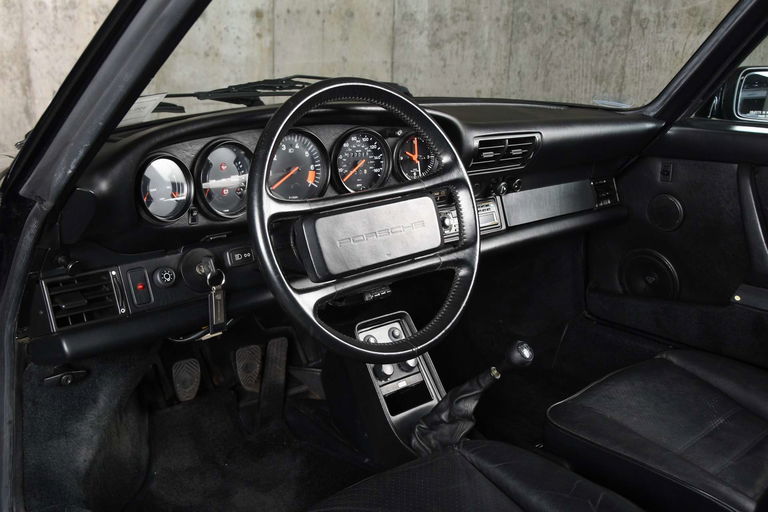 Porsche 911 Carrera 3.2 (US)