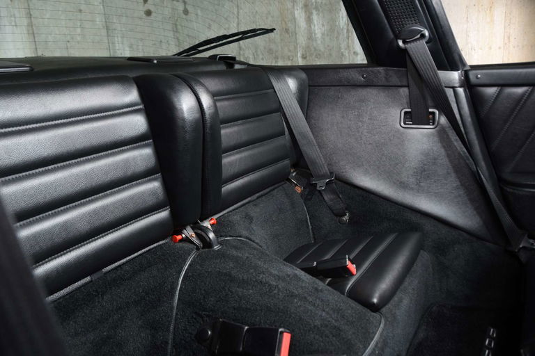 Porsche 911 Carrera 3.2 (US)