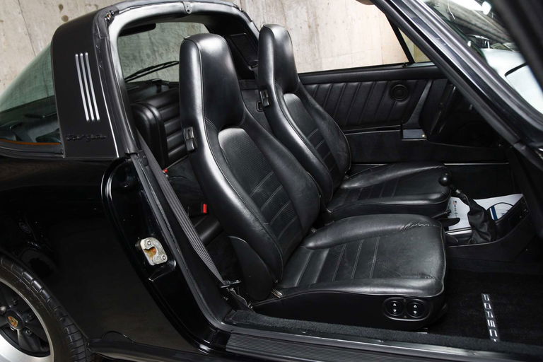 Porsche 911 Carrera 3.2 (US)