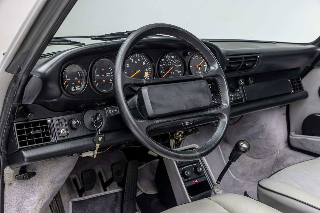 Porsche 911 Carrera 3.2 (US)