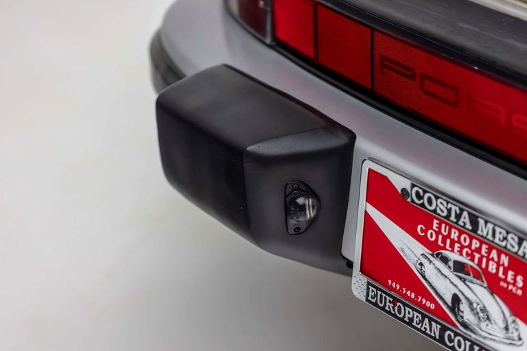 Porsche 911 Carrera 3.2 (US)