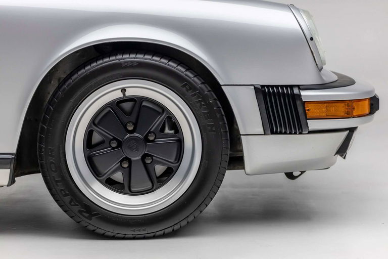 Porsche 911 Carrera 3.2 (US)