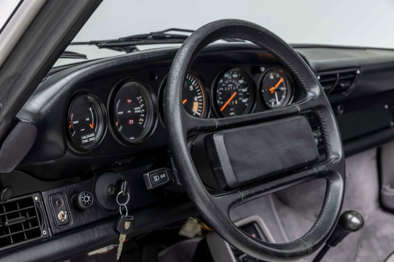 Porsche 911 Carrera 3.2 (US)