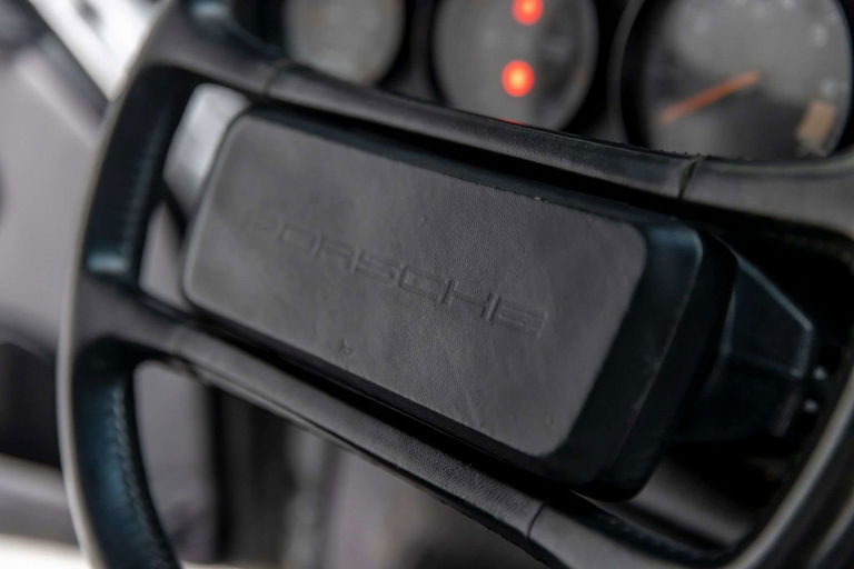 Porsche 911 Carrera 3.2 (US)