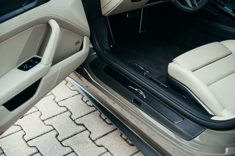 Porsche 992 GT3 Touring