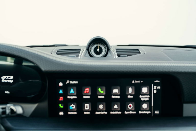 Porsche 992 GT3 Touring