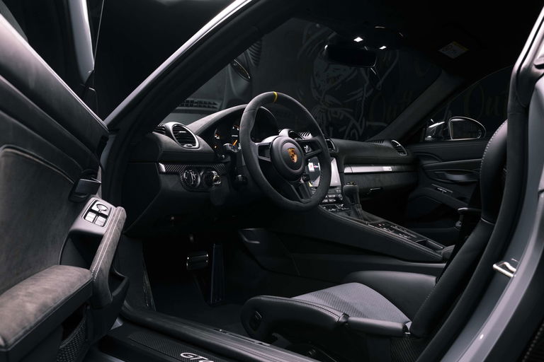 Porsche 718 Cayman GT4 RS