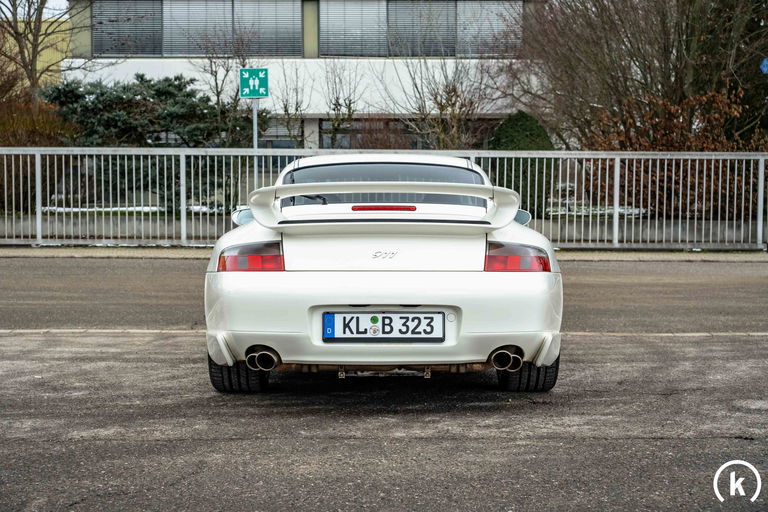 Porsche 996 Carrera 4