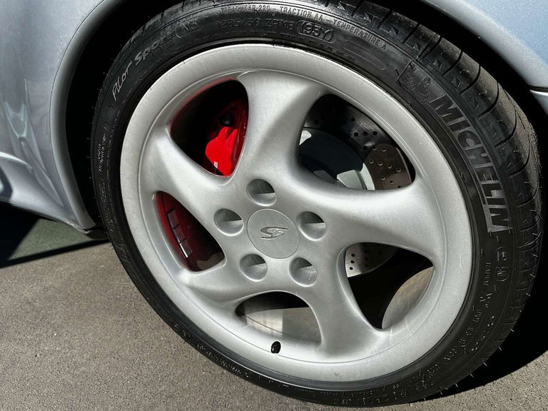 Porsche 993 Carrera 4S