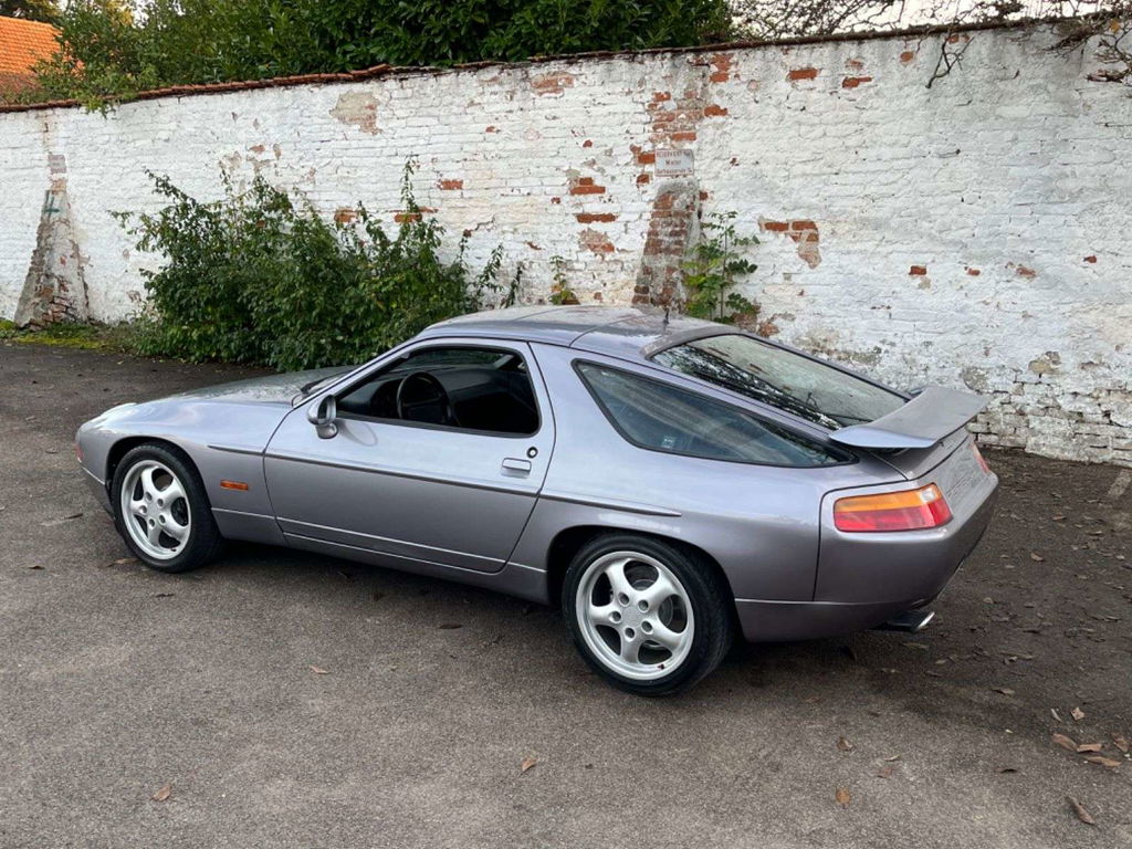 Porsche 928 S4
