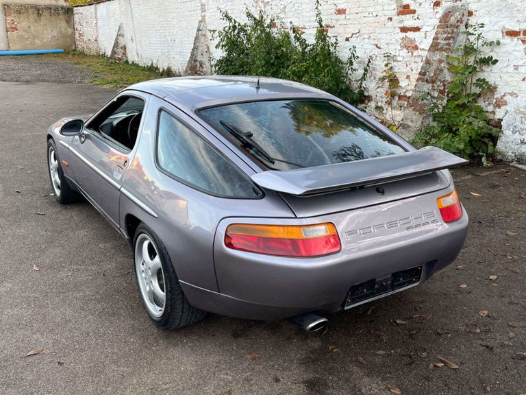 Porsche 928 S4