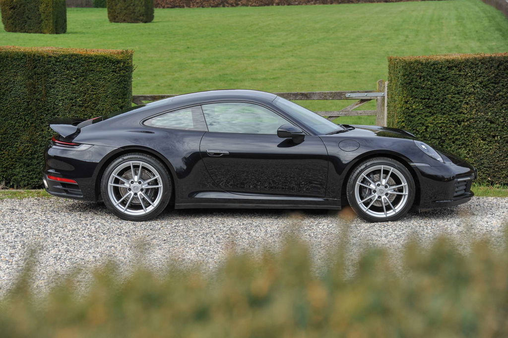 Porsche 992 Carrera