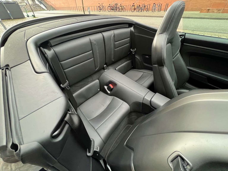 Porsche 992 Carrera 4 GTS