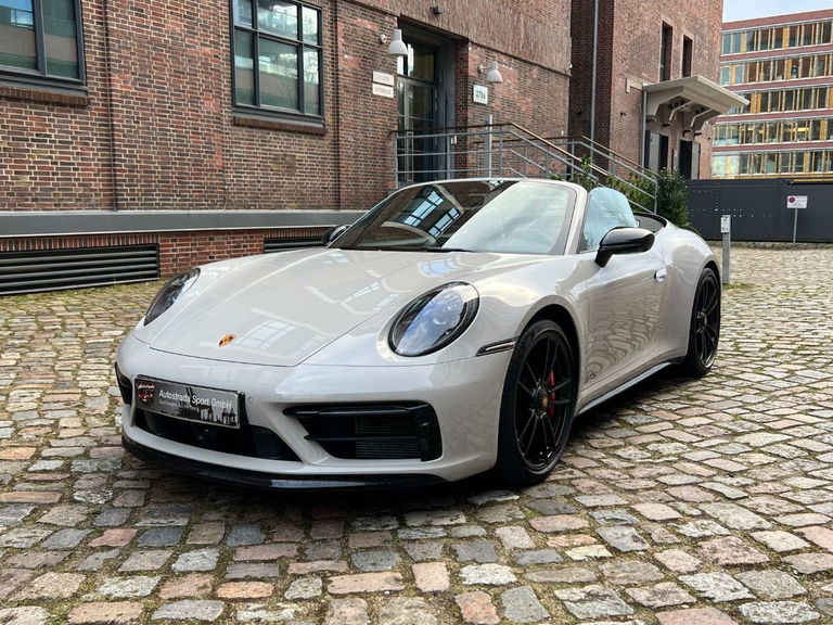 Porsche 992 Carrera 4 GTS