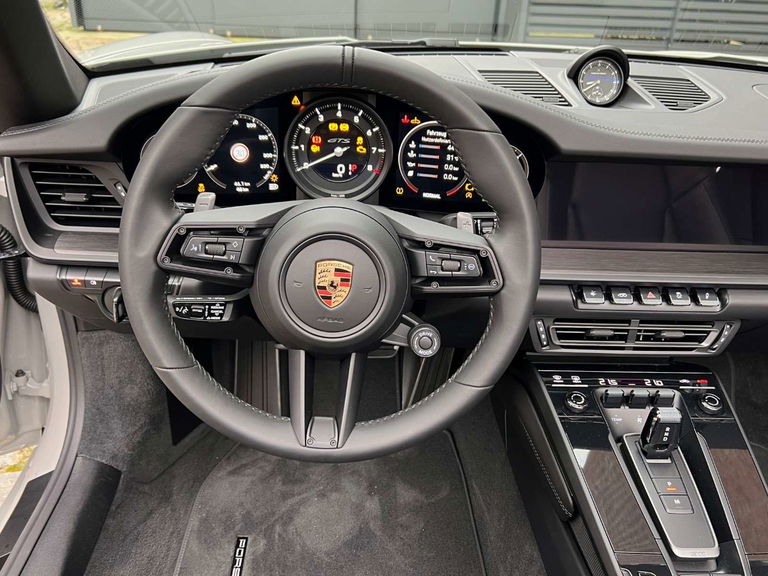 Porsche 992 Carrera GTS