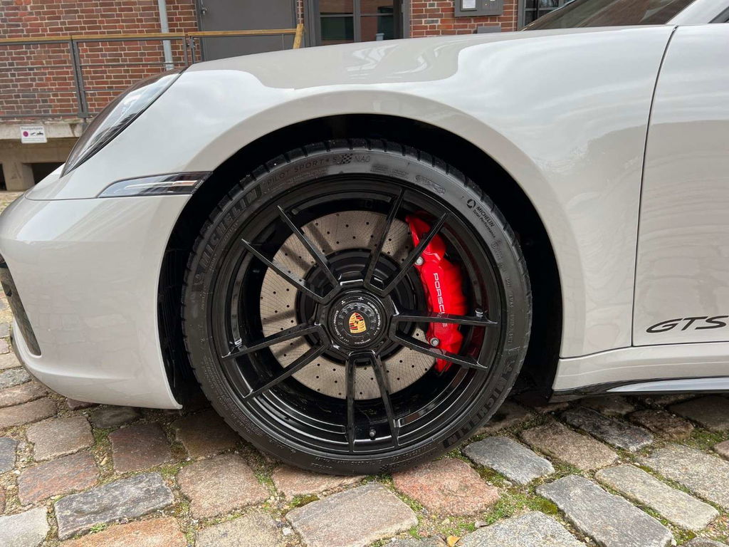 Porsche 992 Carrera GTS