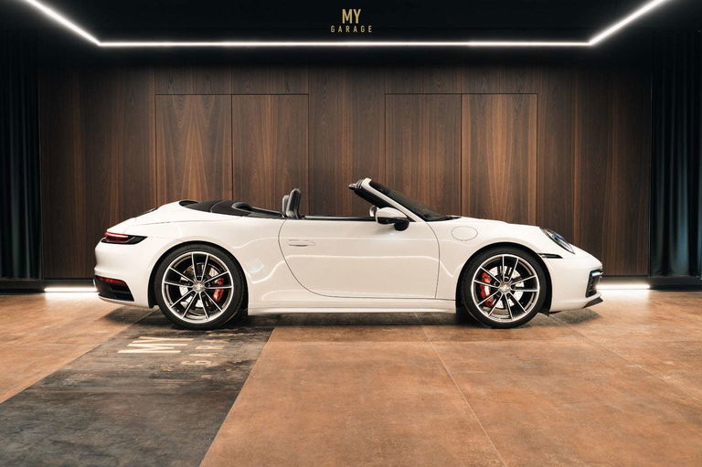 Porsche 992 Carrera 4S