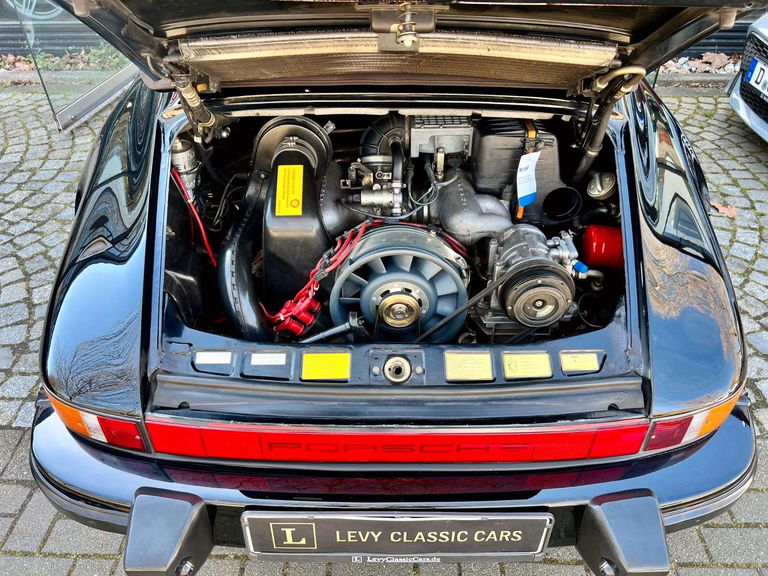 Porsche 911 Carrera 3.2 (KAT)