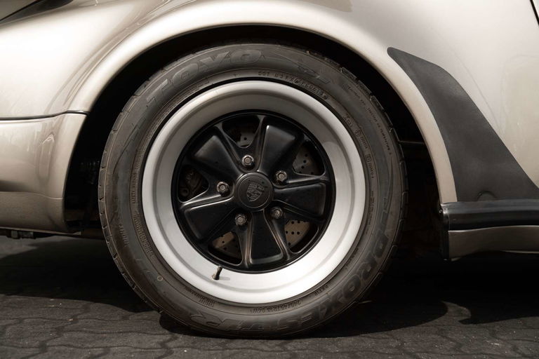 Porsche 911 Turbo 3.3