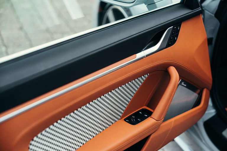 Porsche 992 Sport Classic