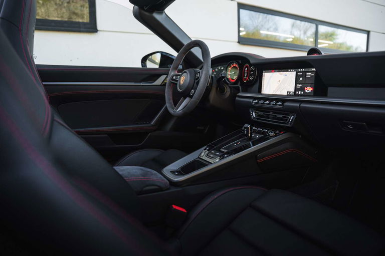 Porsche 992 Carrera 4S