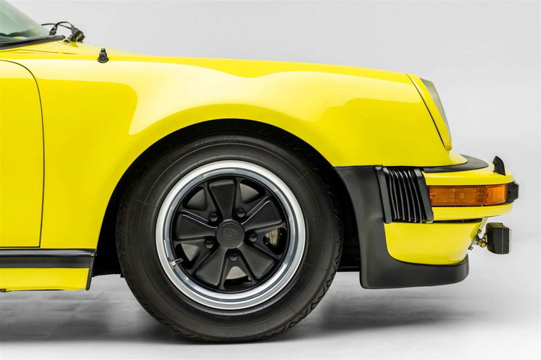 Porsche 911 Turbo 3.0 (US)