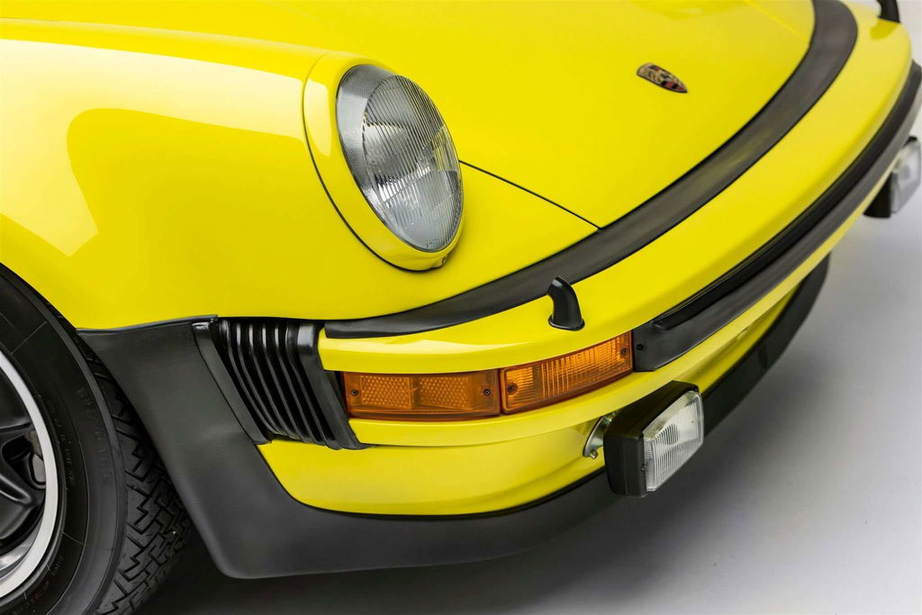 Porsche 911 Turbo 3.0 (US)