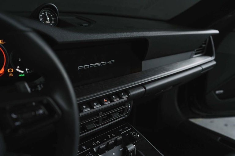 Porsche 992 Carrera 4 GTS