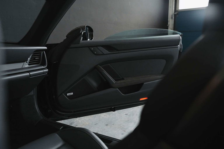 Porsche 992 Carrera 4 GTS