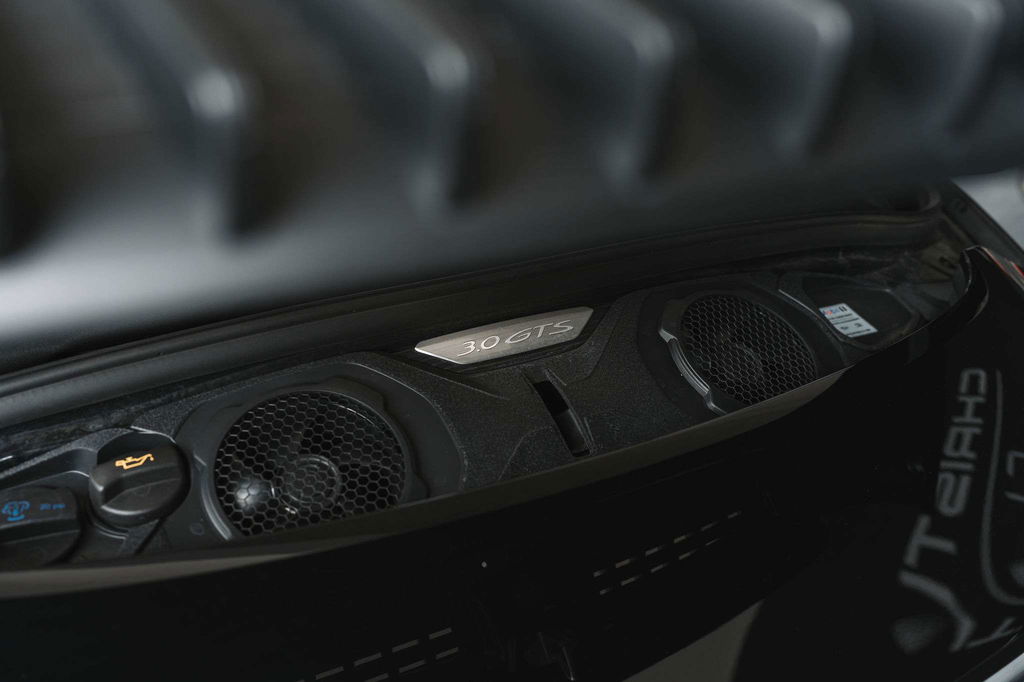 Porsche 992 Carrera 4 GTS