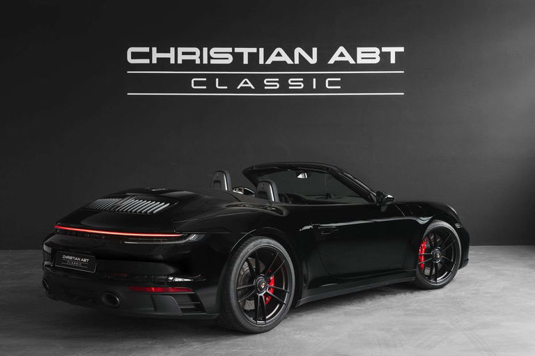 Porsche 992 Carrera 4 GTS