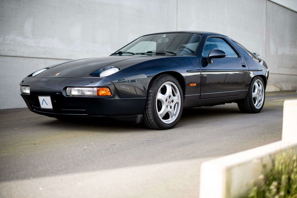 Porsche 928 S4