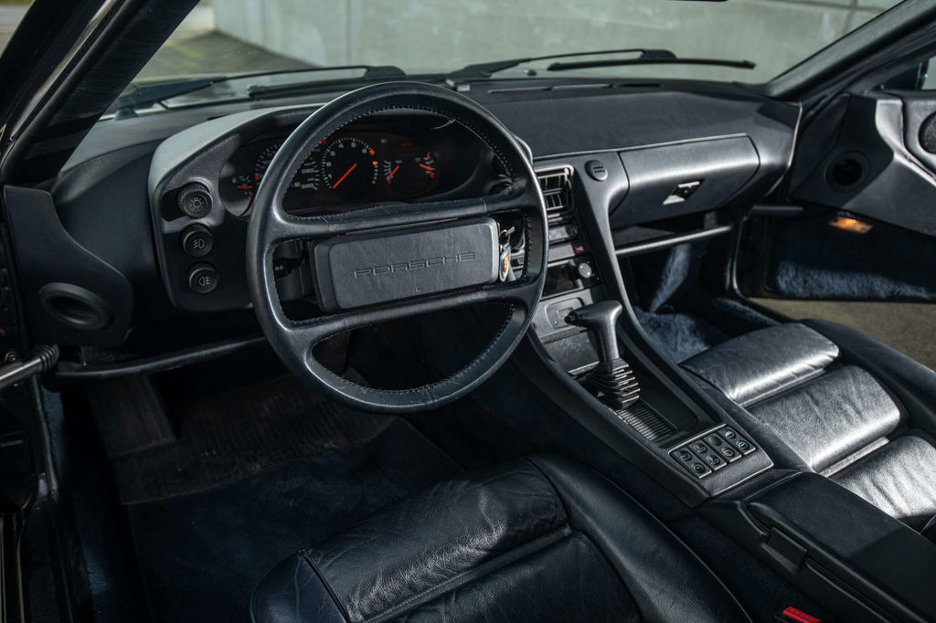 Porsche 928 S4